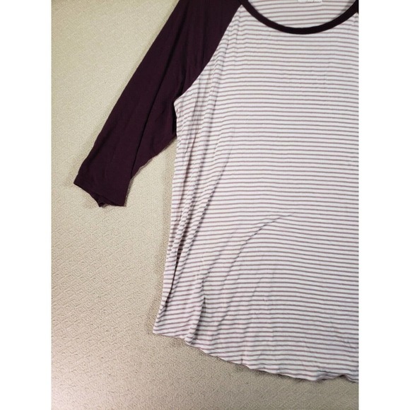 Maurices Shirt Womens 1 White Striped Long Sleeve Scoop Neck Comfort Casual Tee - Picture 2 of 8